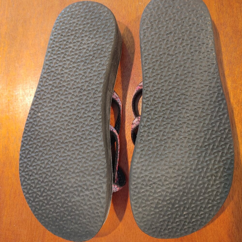 Adorable and comfortable TEVA pink floral slip-on sandals SZ 9 - Picture 3 of 5